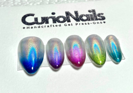 Holographic Cat-Eye Tips | Gel Press-On Nails